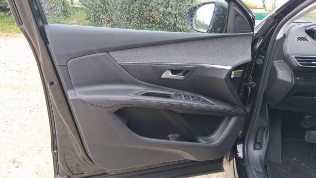 Peugeot 3008 image 2