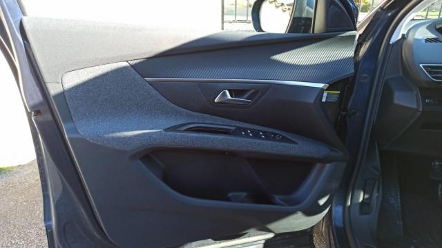 Peugeot 5008 image 4