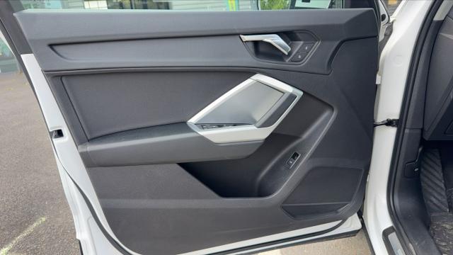 Audi Q3 image 8
