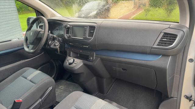 Peugeot Traveller image 9