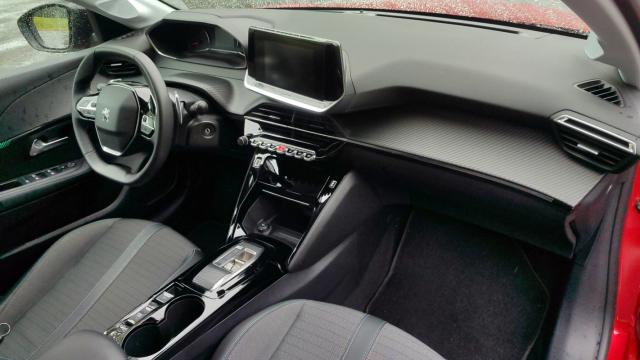 Peugeot 208 image 1