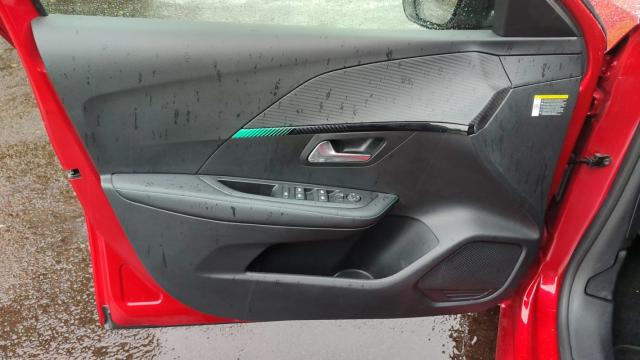 Peugeot 208 image 6