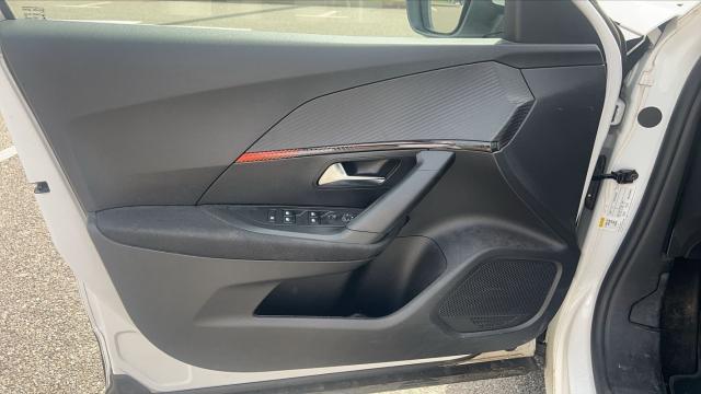 Peugeot 2008 image 1