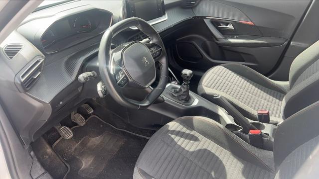 Peugeot 2008 image 9