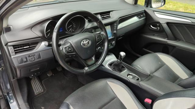 Toyota Avensis image 4