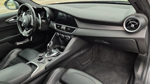 Alfa Romeo Giulia image 8