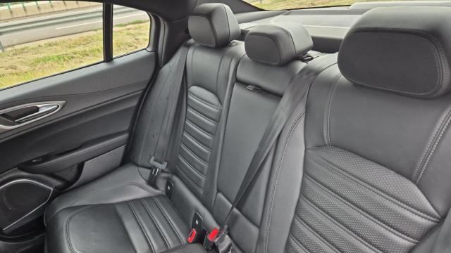 Alfa Romeo Giulia image 6