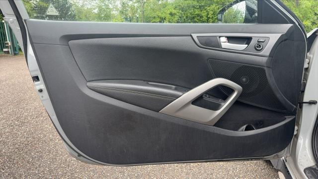 Hyundai Veloster image 3
