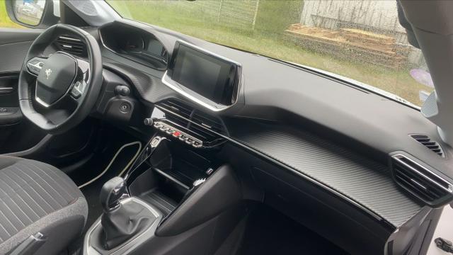 Peugeot 208 image 2