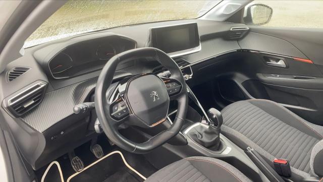 Peugeot 208 image 1