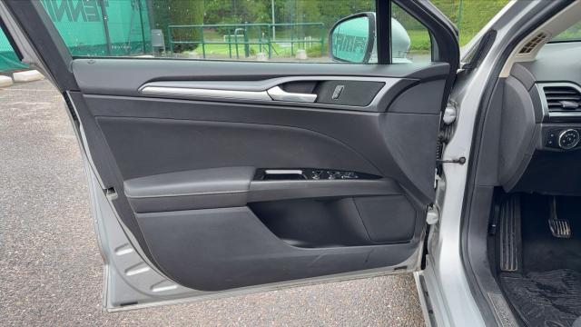 Ford Mondeo image 2