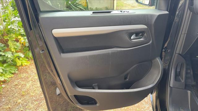 Peugeot Traveller image 2