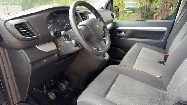 Peugeot Traveller image 3