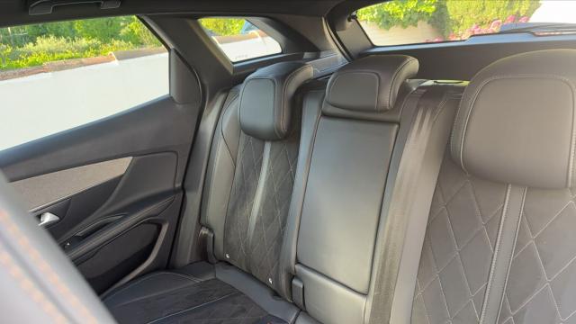 Peugeot 3008 image 2