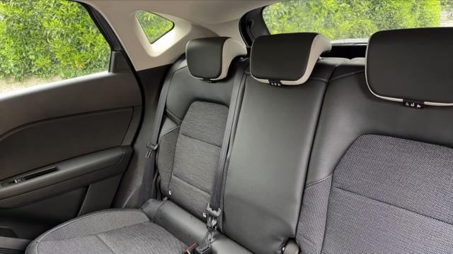 Renault Captur image 2