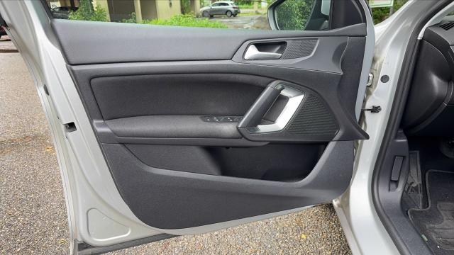 Peugeot 308 image 8