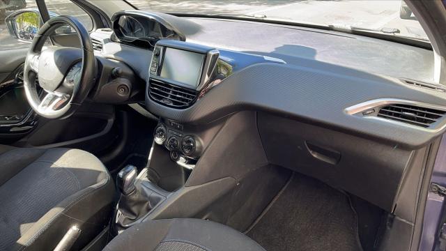 Peugeot 208 image 4