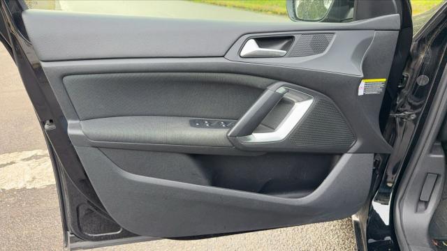 Peugeot 308 image 8
