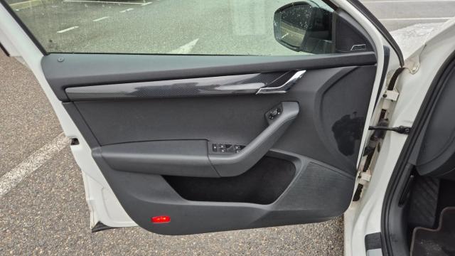 Skoda Octavia image 2