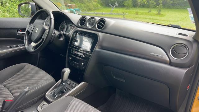 Suzuki Vitara image 8