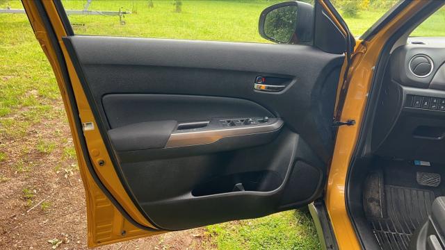 Suzuki Vitara image 9