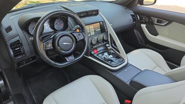 Jaguar F-Type image 2