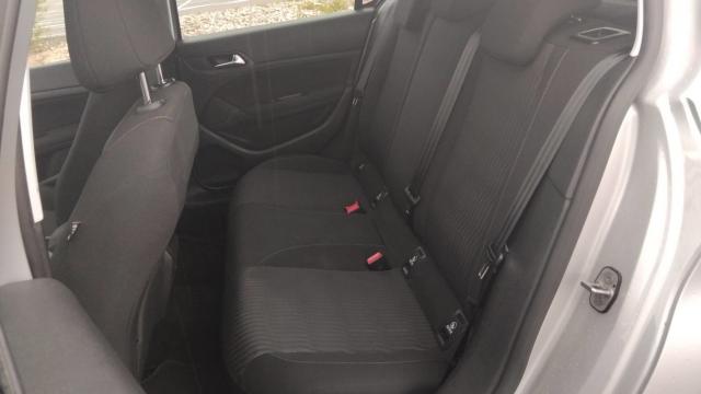 Peugeot 308 image 8