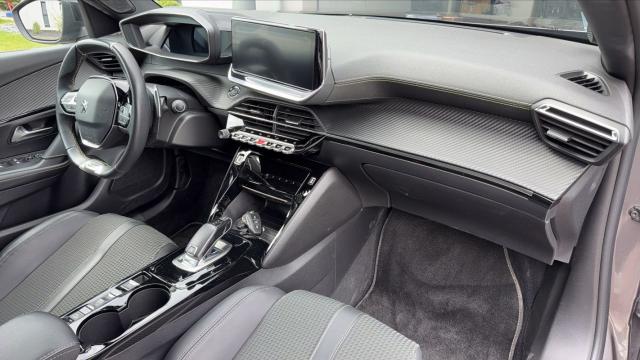 Peugeot 2008 image 3