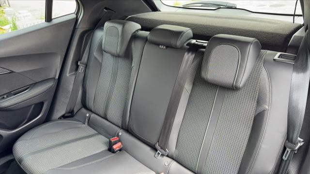 Peugeot 2008 image 1
