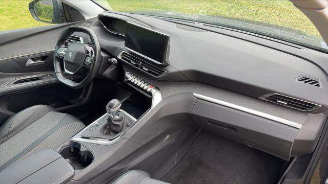 Peugeot 3008 image 2