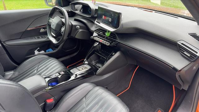 Peugeot 2008 image 6