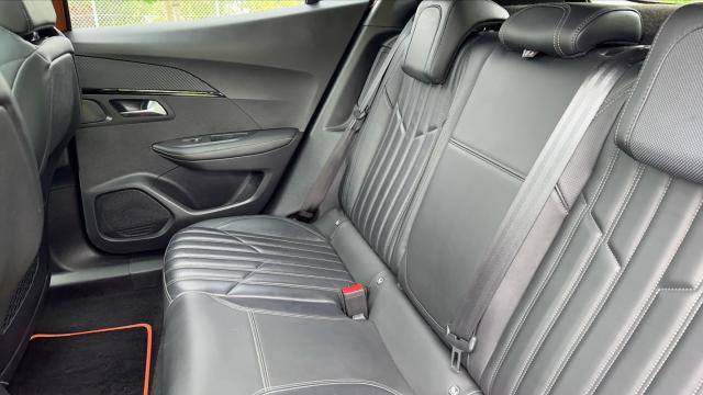 Peugeot 2008 image 1