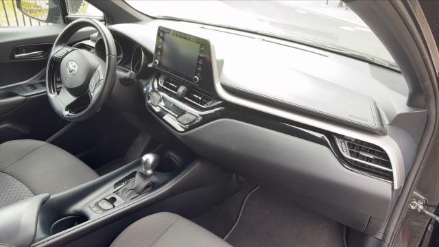 Toyota C-Hr image 6