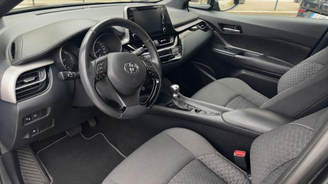 Toyota C-Hr image 5