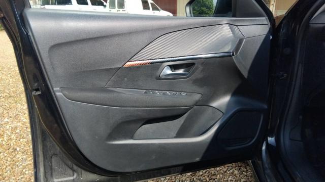 Peugeot 208 image 6