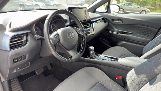 Toyota C-Hr image 6