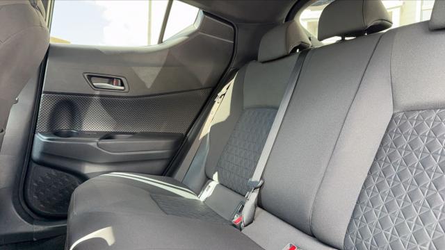 Toyota C-Hr image 7