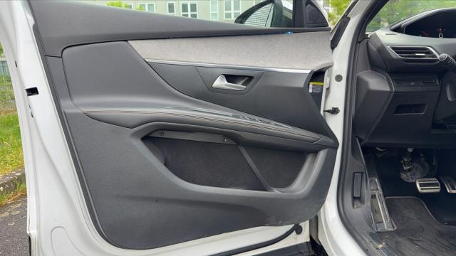 Peugeot 5008 image 8