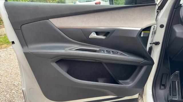 Peugeot 5008 image 7