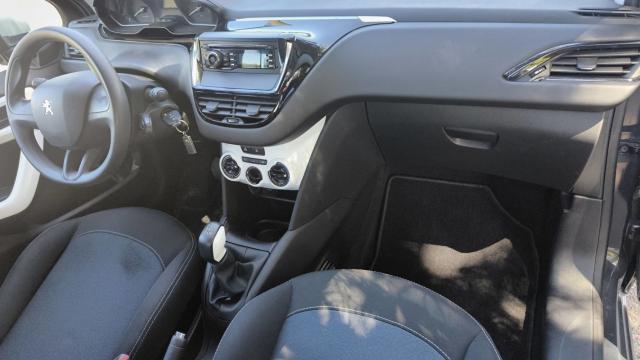 Peugeot 208 image 7
