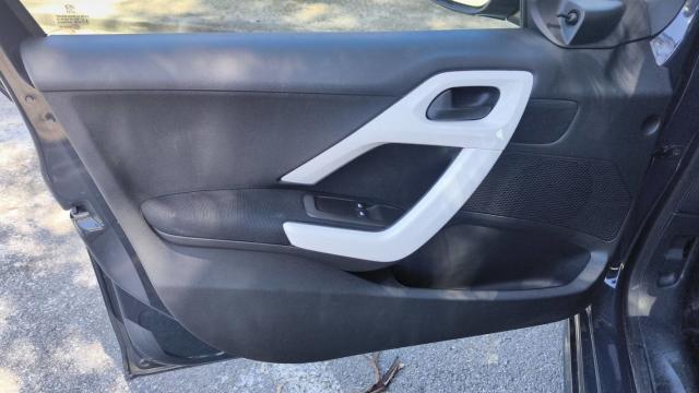 Peugeot 208 image 8