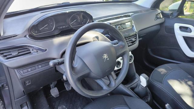 Peugeot 208 image 4
