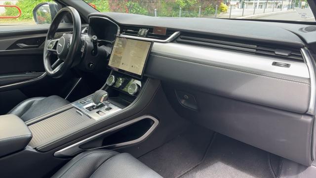 Jaguar F-Pace image 2