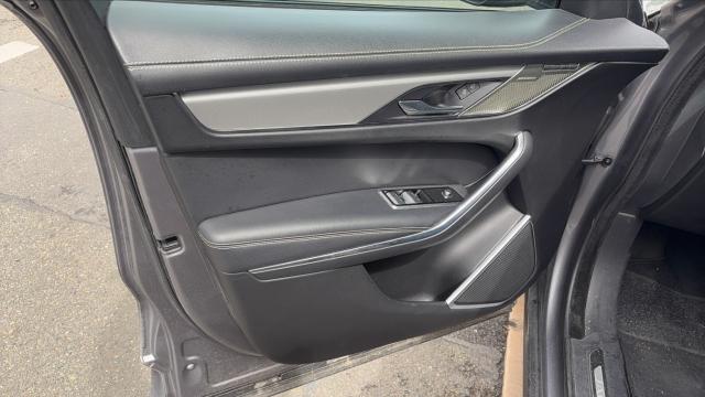 Jaguar F-Pace image 4