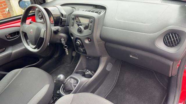 Peugeot 108 image 1