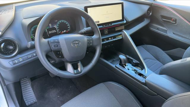 Toyota C-Hr image 6