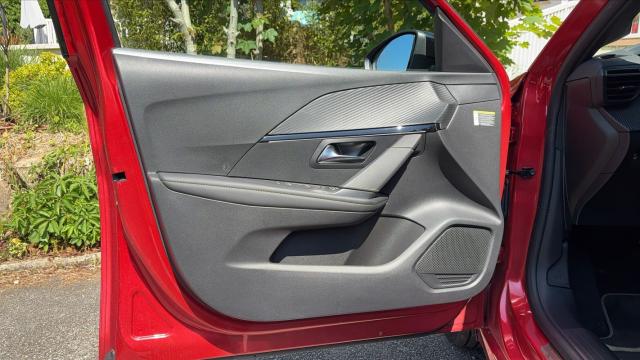 Peugeot 208 image 4