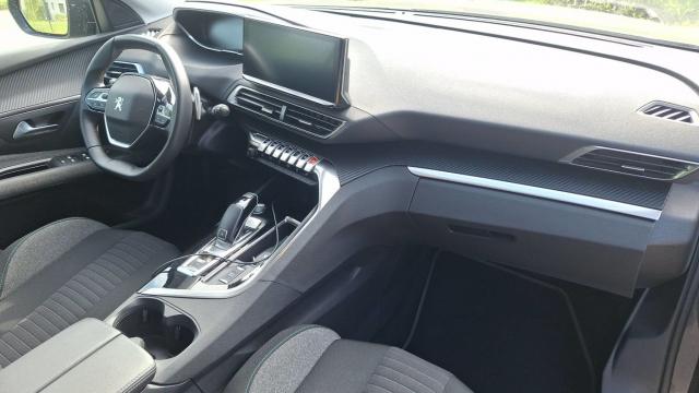 Peugeot 5008 image 2