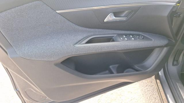 Peugeot 5008 image 6