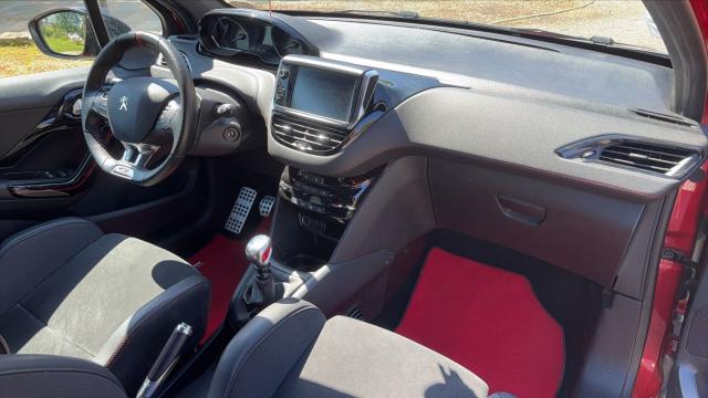 Peugeot 208 image 3